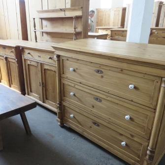 HUNGARIAN ANTIQUE PINE