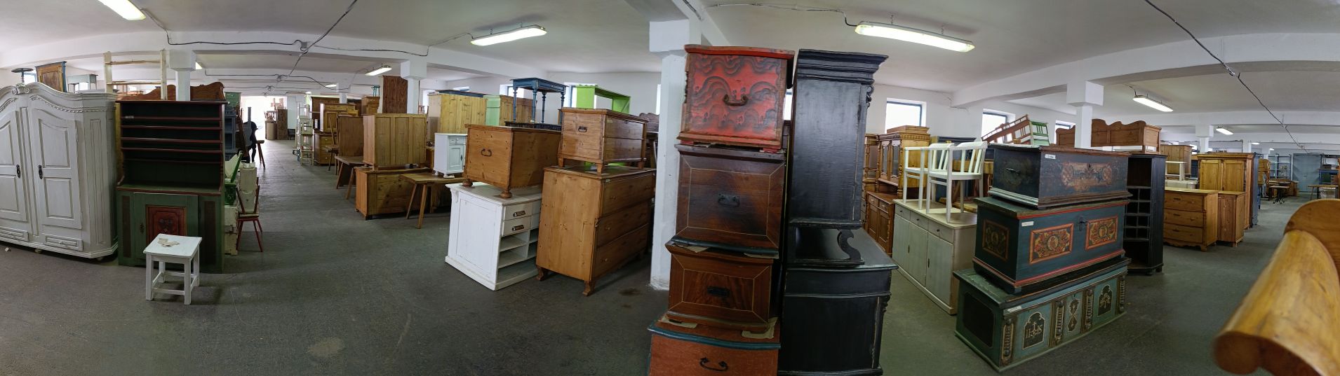 HUNGARIAN ANTIQUE PINE