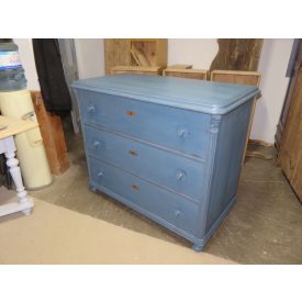 #1595 Antique Pine Chest of Three Drawers (blue)