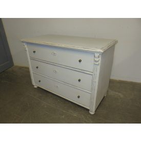 #1632 Antique Pine Chest of Three Drawers (white)