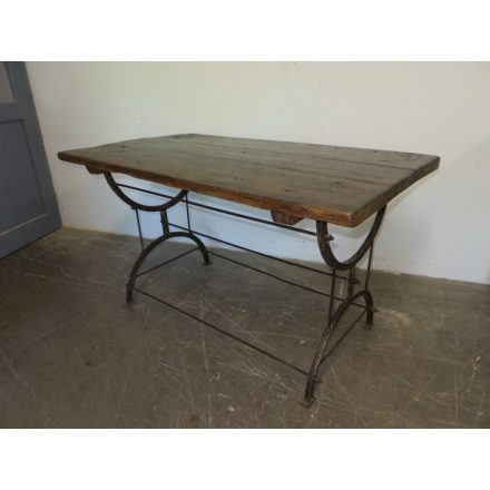Antique Iron Leg Table (black base-waxed top)