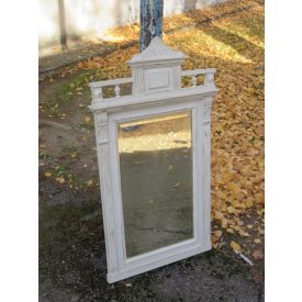 Antique Mirror in Pine Frame (white)