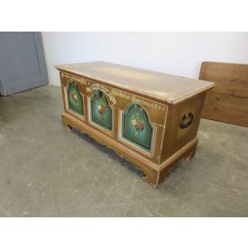 Wedding chest /original paint, finished product