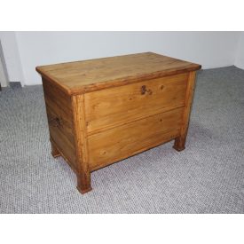 #2555 Antique Pine Blanket Chest - Finished with wax