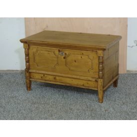 #2672 Antique pine blanket chest - finished with wax