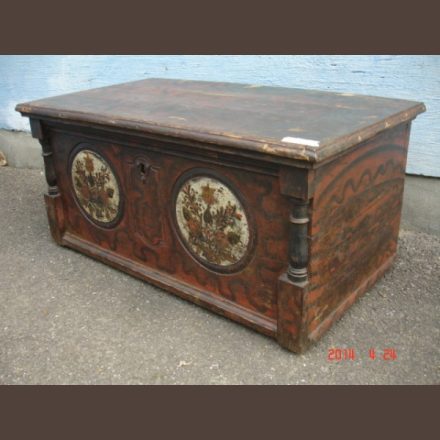Country pine trunk /original paint finished product