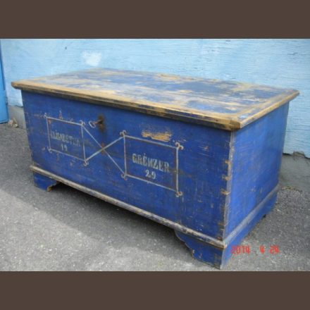 Country pine trunk /original paint finished product