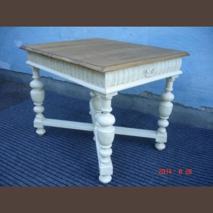 Country pine table /original paint, finished condition
